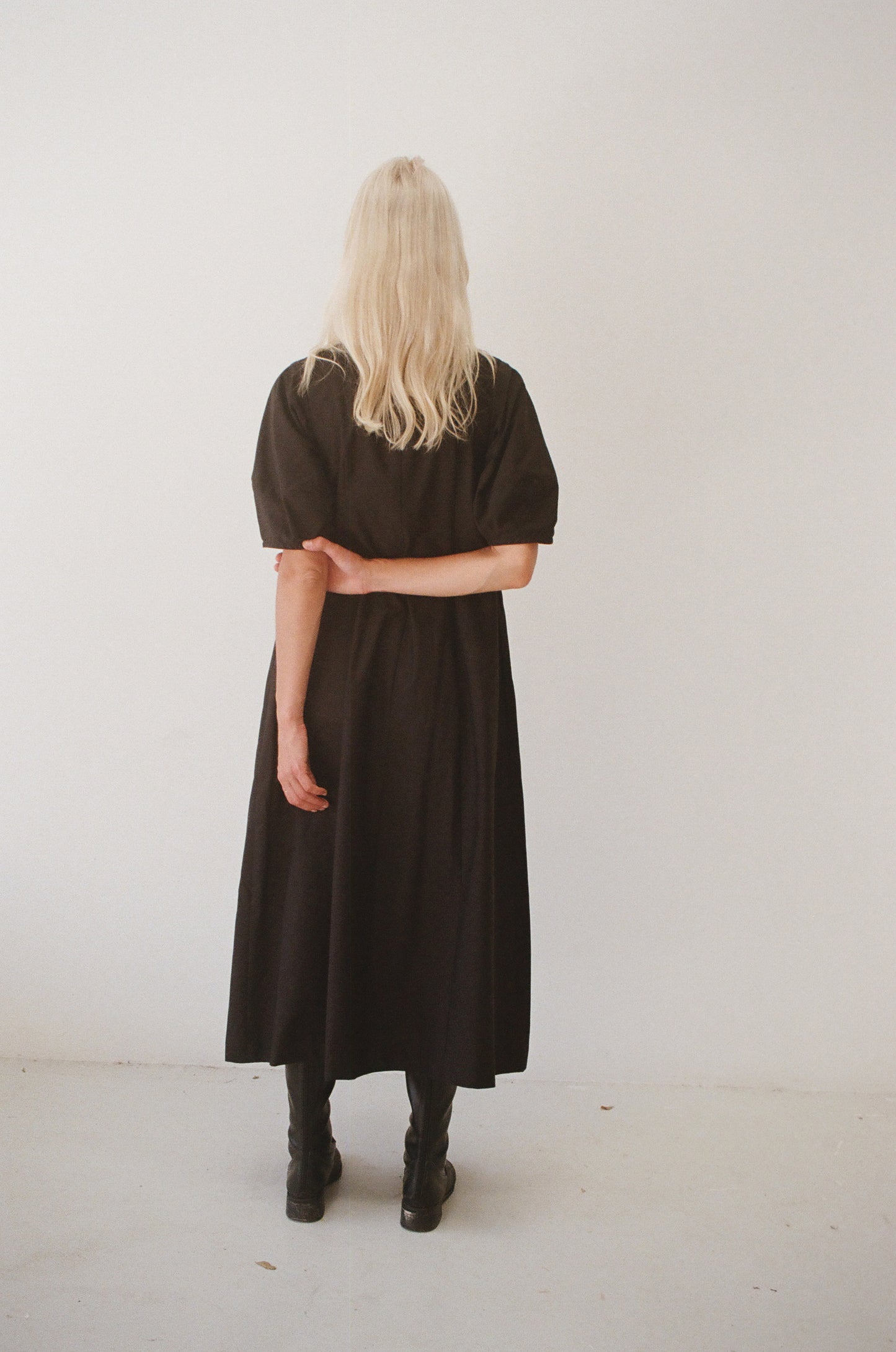 Mimi Holvast organic cotton dress - black organic cotton, short sleeve handmade midi dress