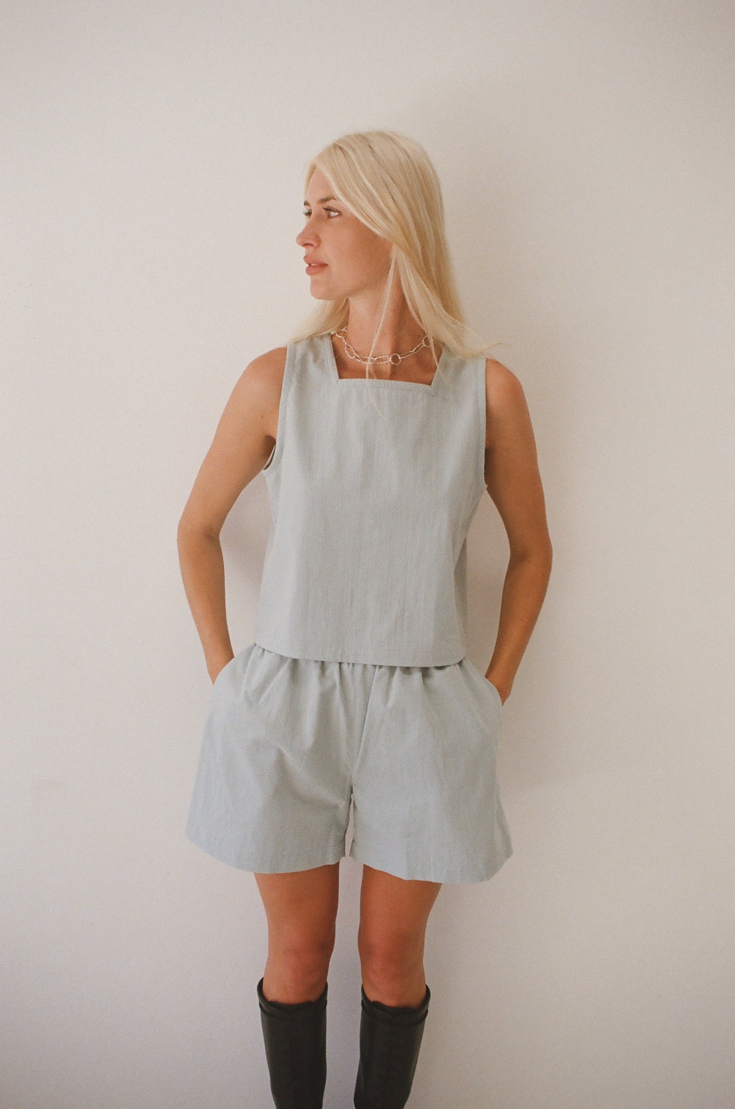 Latte Top — Dusty Blue Seersucker - Mimi Holvast