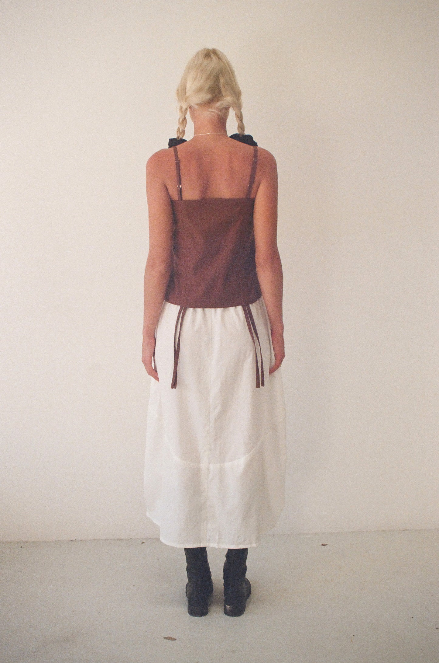 Mimi Holvast - Midi skirt handmade in white organic cotton, high waist cotton skirt white